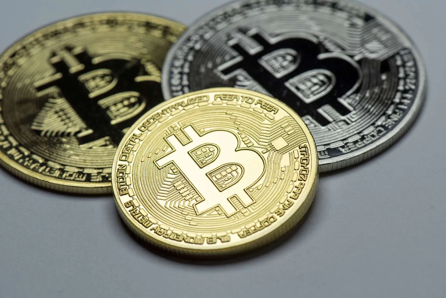 INV BitcoinIllustration GettyImages 2158757103 55a742841f634b6cb5865e89b942ab1c